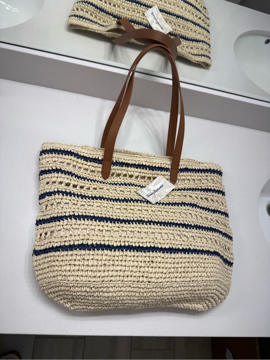 Tommy Bahama Handbags - Tommy Bahama Cream and Navy Woven Straw Tote with Brown Handles NWT